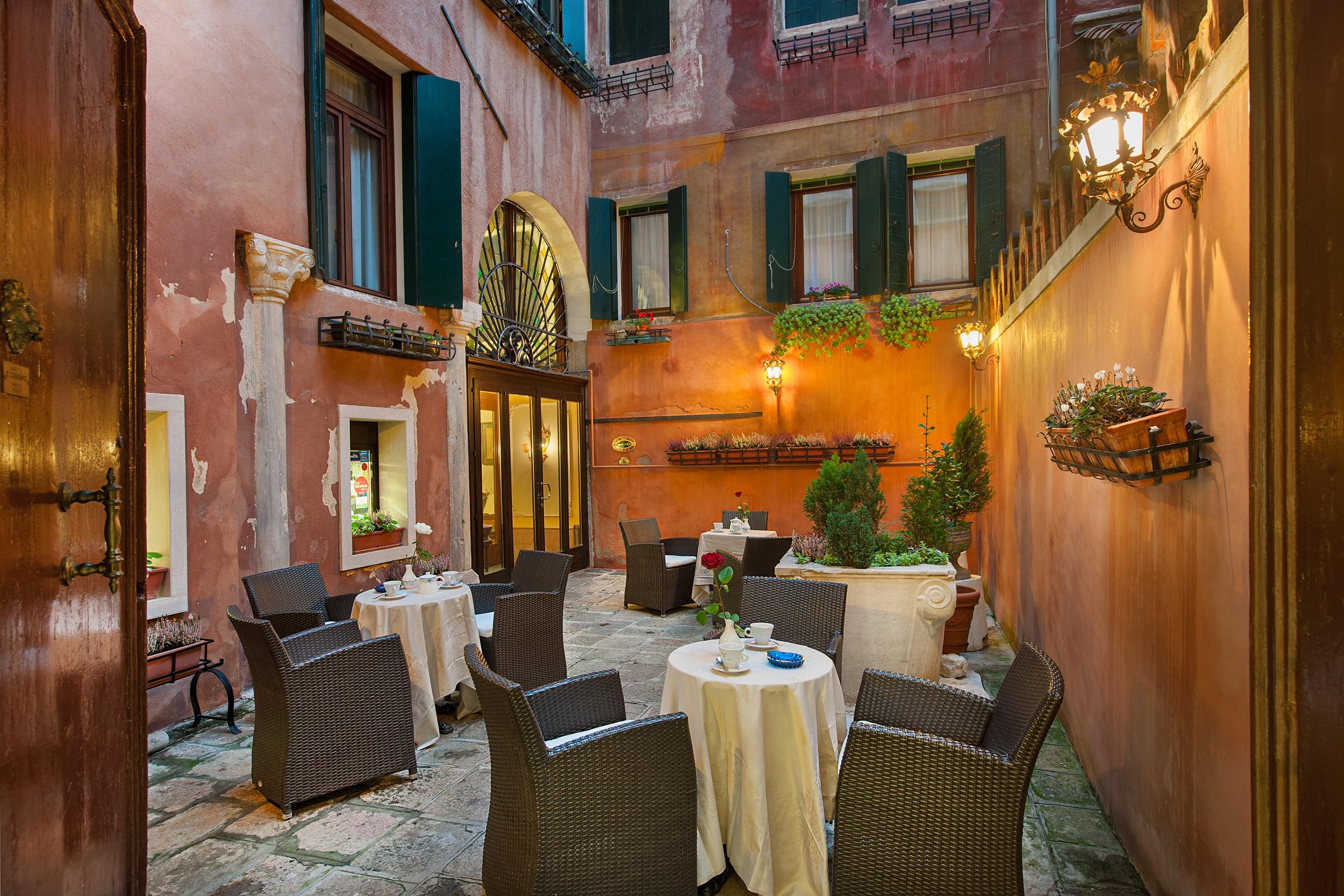 Hotel San Cassiano Ca'favretto 4*